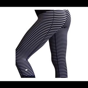 Lululemon Black and White Stripe Runday Crop